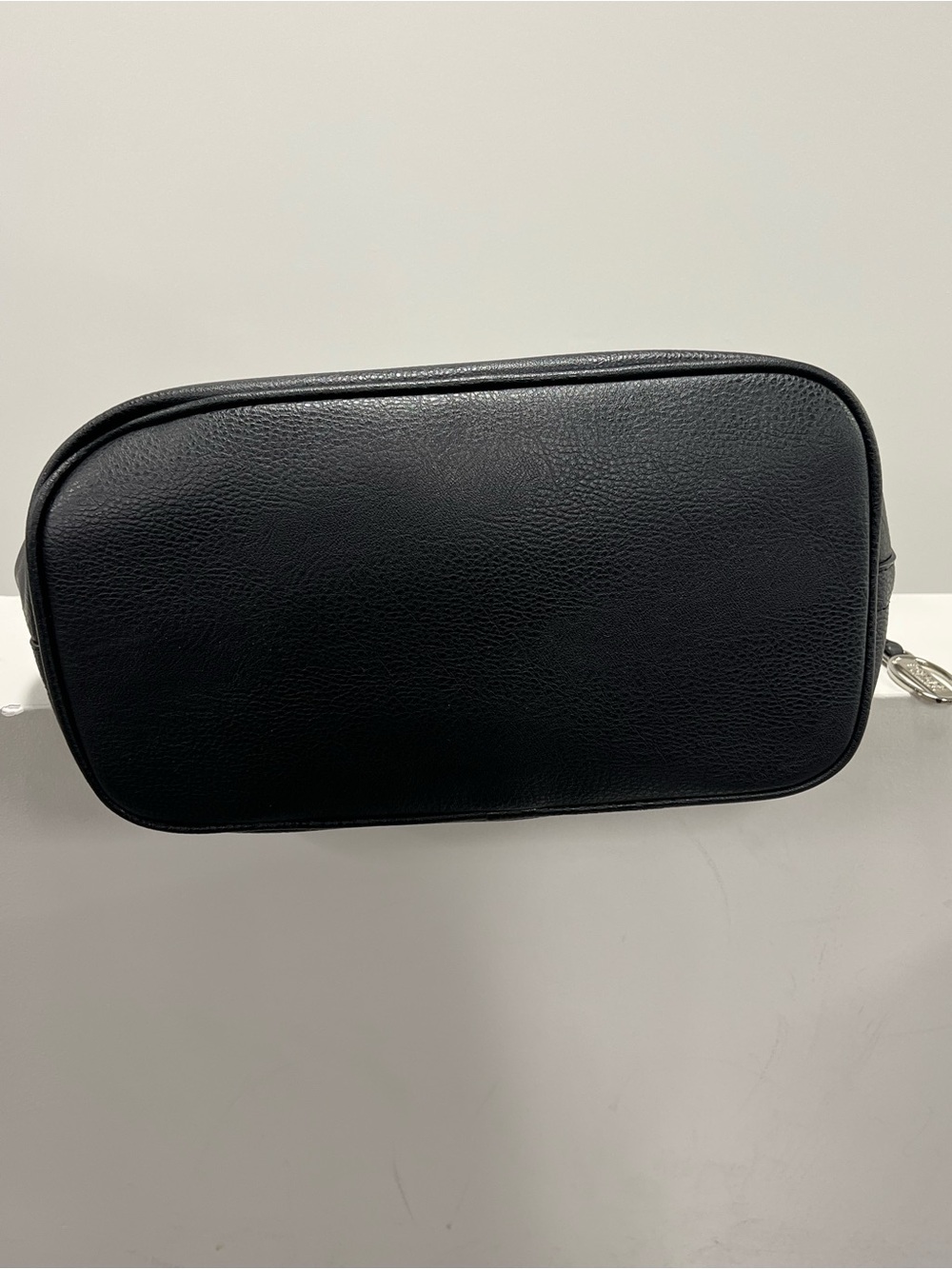 Carlos Santana Black Pebbled Leather Shoulder Bag - Picture 8 of 15